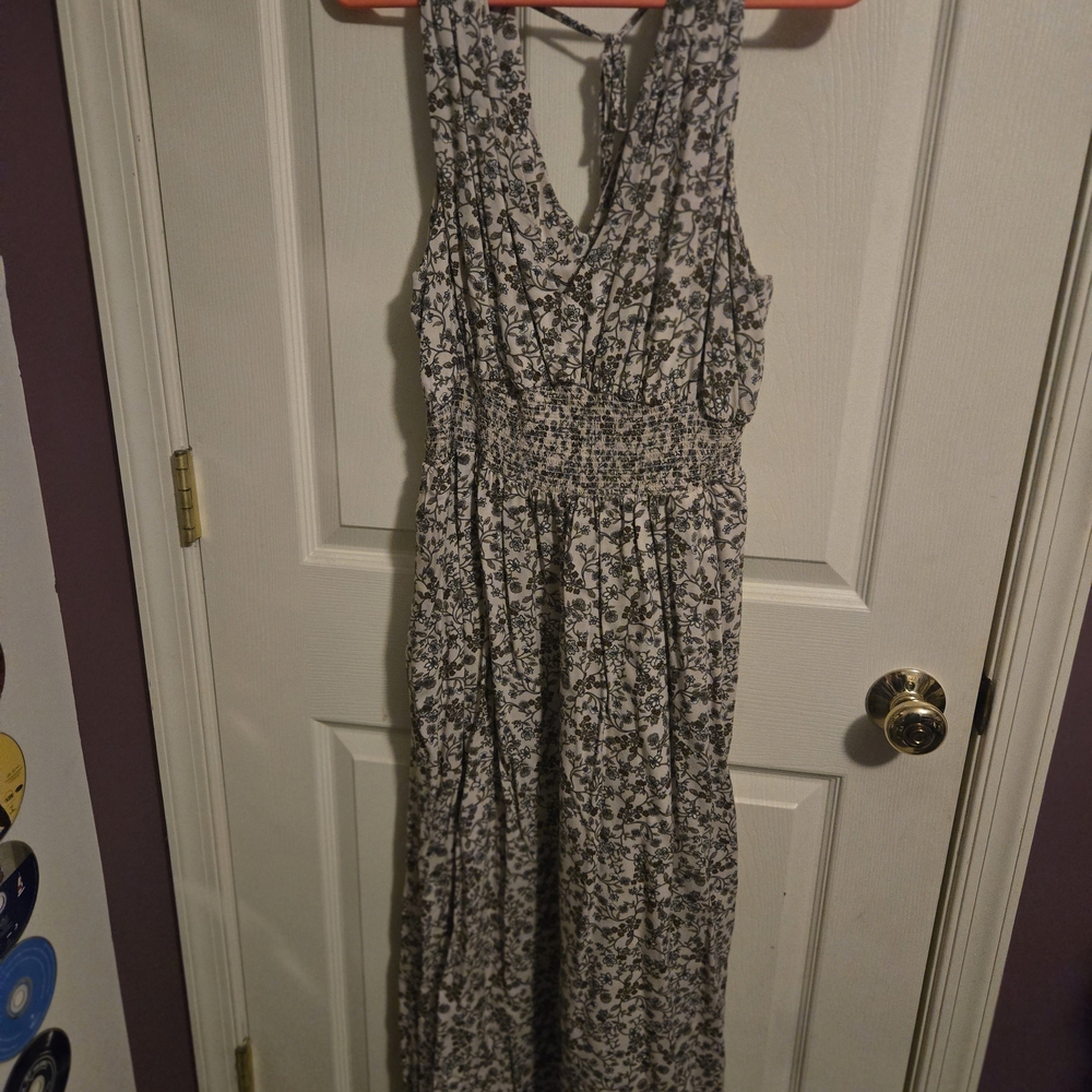Old Navy Tan, Maroon, and White Floral Maxi Dress